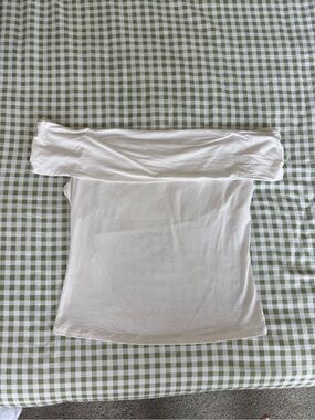 Francesca's Collections Off-Shoulder white Top